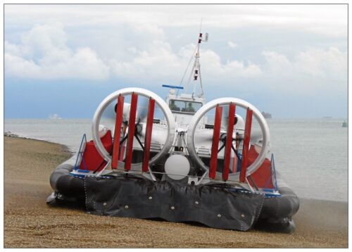 Hovercraft Postcard - Freedom 90 AP1-88/100 Hovertravel Southsea IOW Fast Ferry - Foto 1 di 2