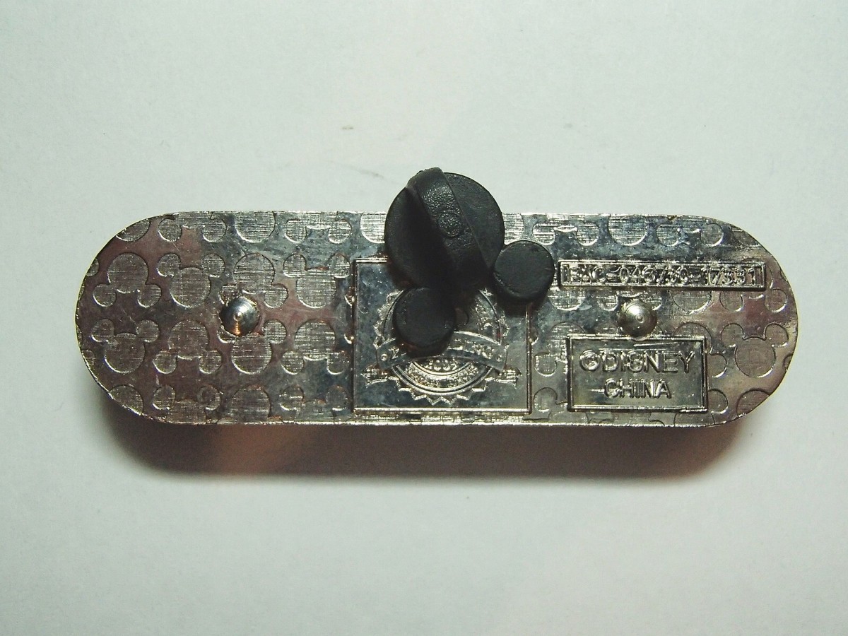 mickey　ヒッチ台座 Disney Pin Open Edition Skateboard - Mickey and the Gang