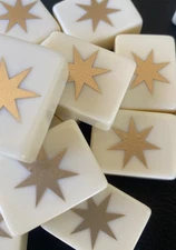 New AMERICAN MAHJong Set Cream w/Gold Stars 166 pieces. Traditional engraved set