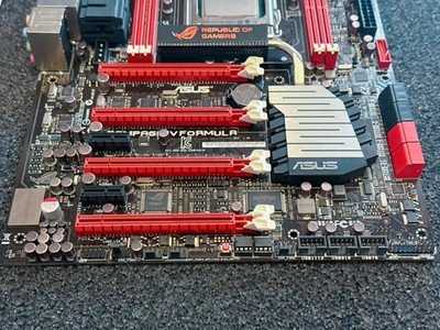 ASUS RAMPAGE IV FORMULA X-Socket LGA 2011 X79 SLI i7-3930K