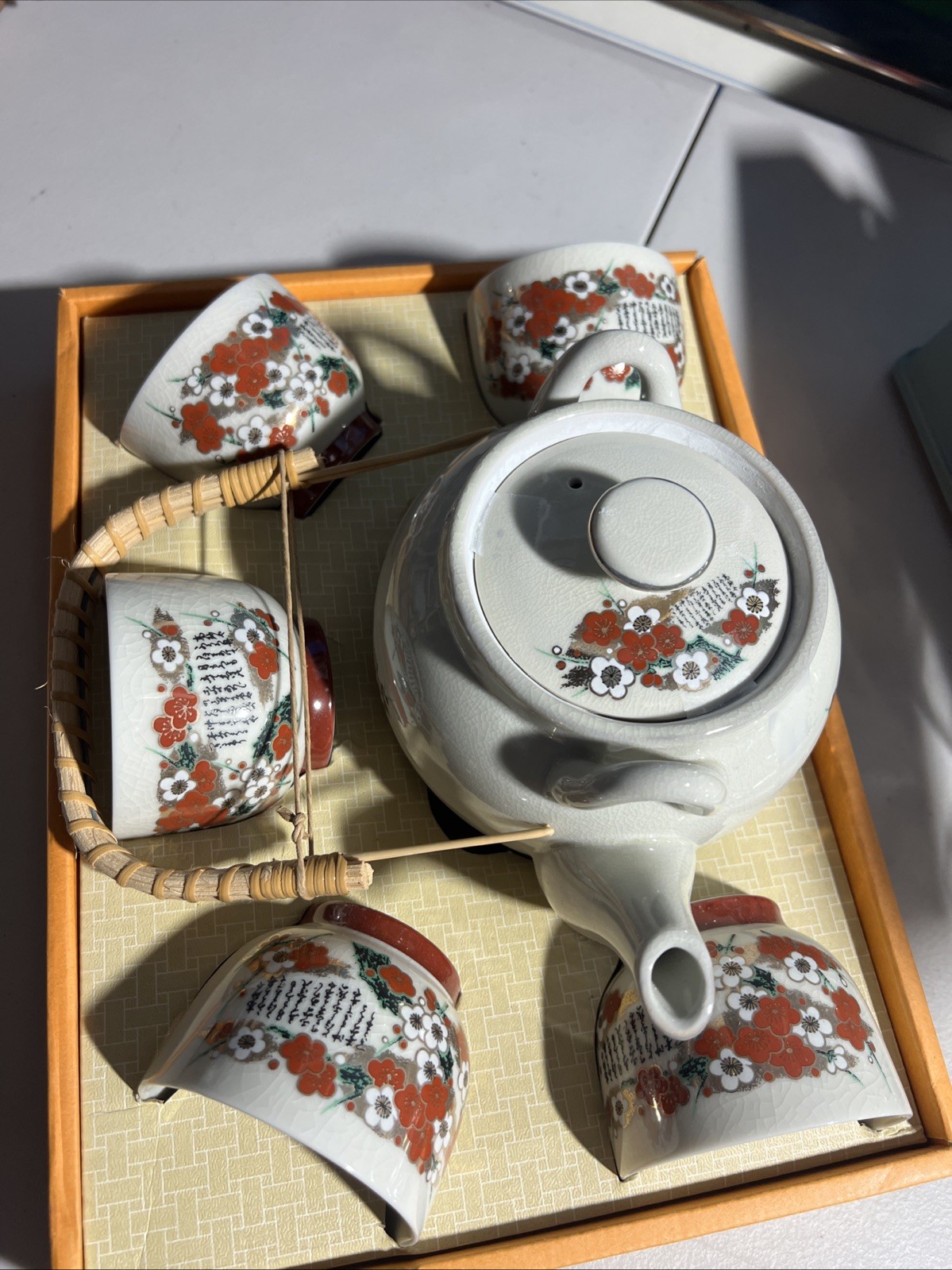 Set, Tea Pot + 5 Cups,  Flowers Design, Made In Japan Brand 