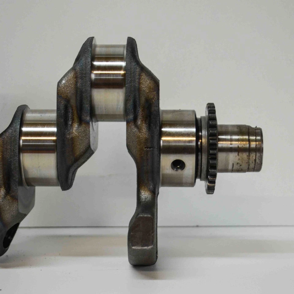 VW Tiguan AD1 Crankshaft 04EAJ 1.4 Petrol 92kw 2018 13655123 - Image 4 of 4