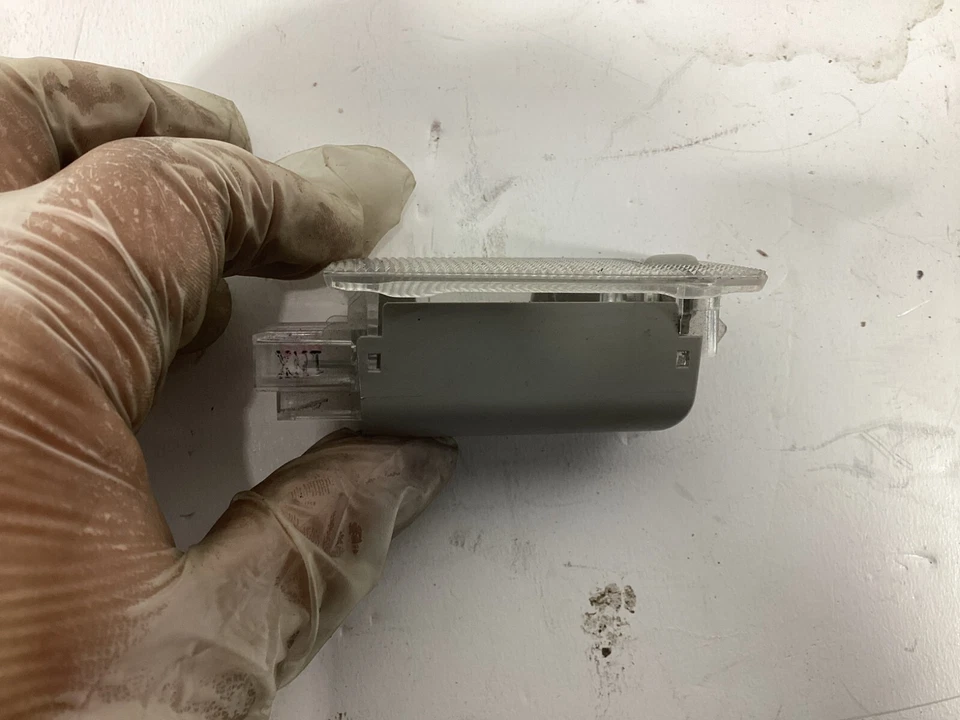 2011-2014 Toyota Sienna Rear Left Quarter Panel Courtesy Light 81081-45010 OEM - Image 3 of 4