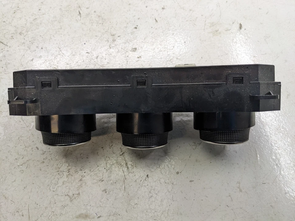 SSANGYONG KORANDO 2012 2.0 XDI HEATER CONTROL PANEL AC CONTROL PANEL 6871034001 - Image 4 of 4