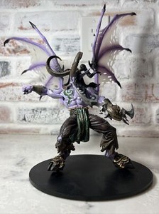 World of Warcraft: Illidan Stormrage Deluxe Collector Figure