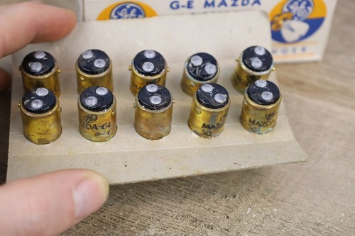 10 Vintage NOS GE Mazda Lamps #64 Automotive 6-8 Volt Rear Instrument Bulbs - Picture 9 of 13