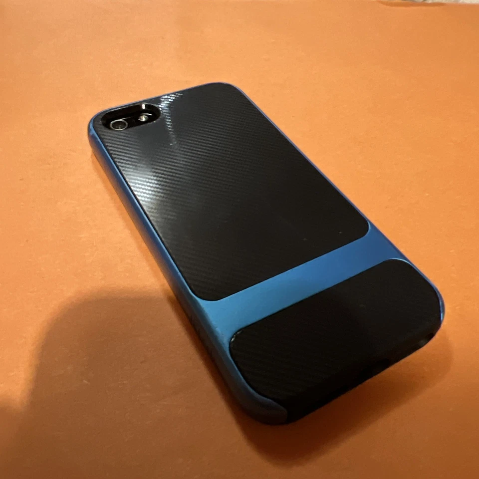 IPHONE 5 (SLATE, 32GB) UNLOCKED 87% BATTERY HEALTH WITH ACCESSORIES - Image 3 of 4