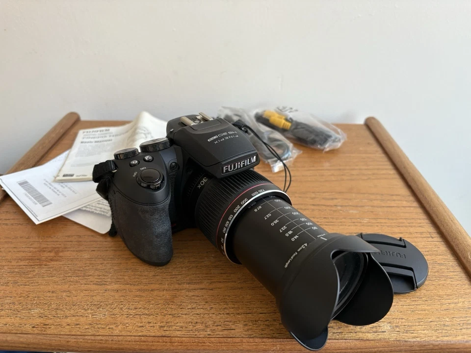 Fuji FinePix HS20EXR D-SLR style Digital Bridge Camera 30x 24-720mm Lens VGC. - Image 2 of 4