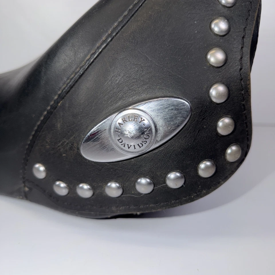 Asiento Harley Davidson Fat Boy 1999 OEM cuero tachonado solo FLSTF Foto 3 de 4