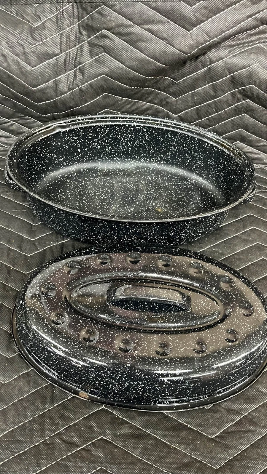 Speckled Enamelware Oval Roaster Pan with Lid