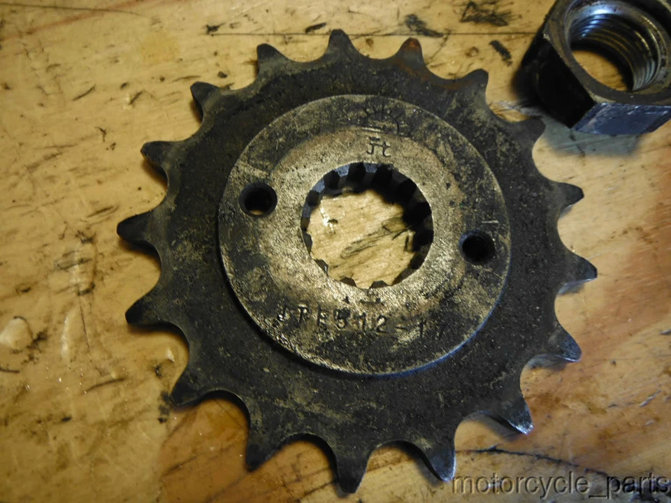 00-03 GSXR GSX-R GSX R 750 600 FRONT SPROCKET - Image 3 of 4