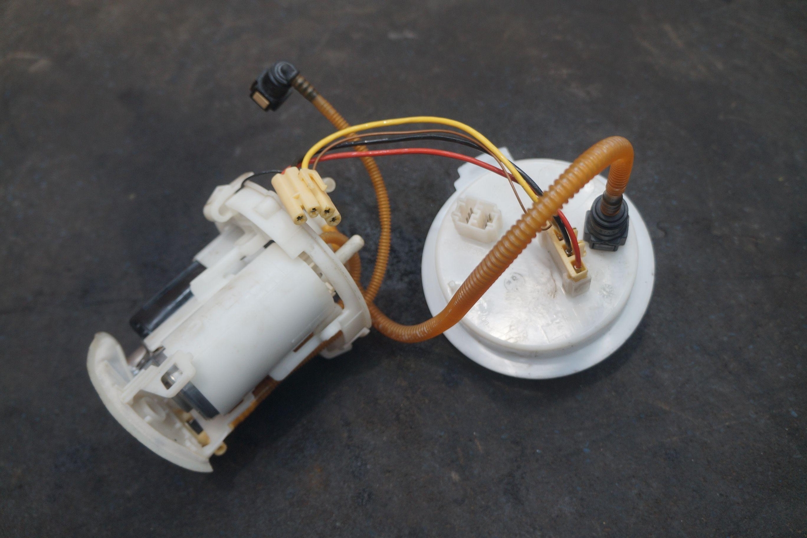 Gasoline Gas Fuel Tank Pump Sender 9A7919088B OEM Porsche Panamera 