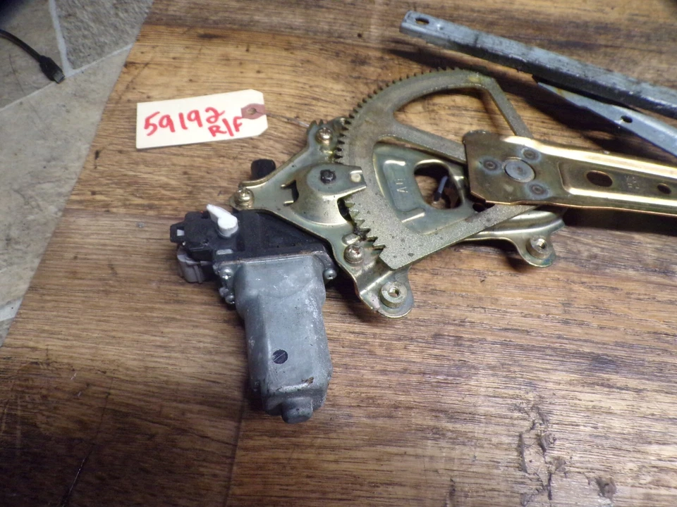 Двигатель и регулятор стеклоподъемника для правой передней двери 2006-2014 SUBARU TRIBECA от оригинального производителя - Изображение 2 из 4