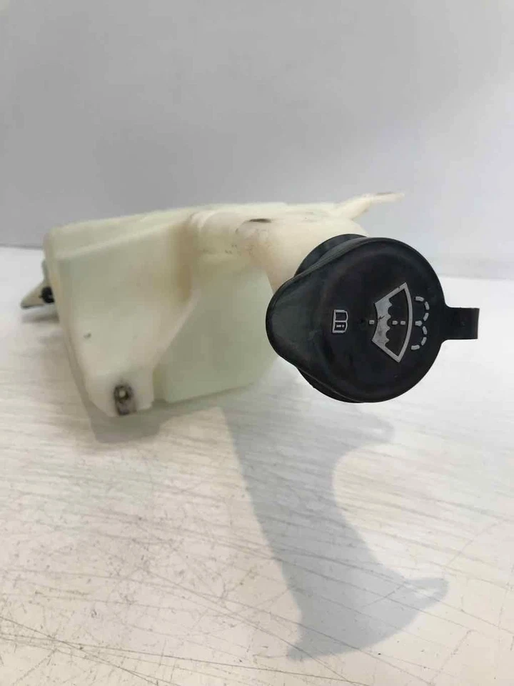 Depósito de botella de lavadora de 5,3 l con motor OE 22818726 para Chevy Silverado 2007-2013 Foto 2 de 4