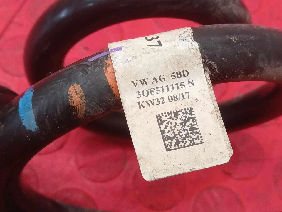 18-23 Volkswagen Atlas Rear Suspension Coil Springs Set of Two OEM 3QF511115J - Image 4 of 4