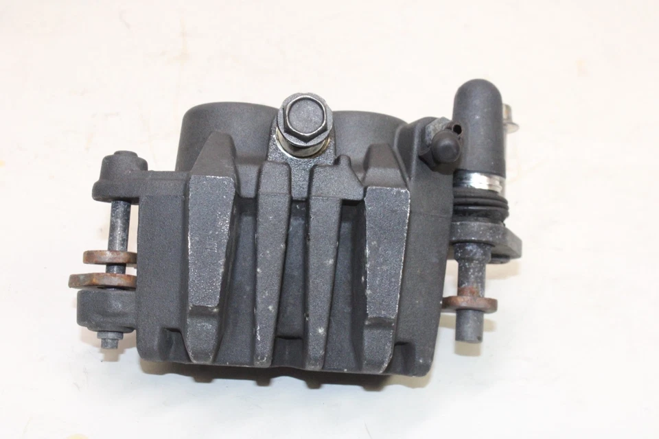 06-24 KAWASAKI VULCAN 900 VN900B КЛАССИЧЕСКИЙ ОРИГИНАЛЬНЫЙ СУППОРТ ПЕРЕДНЕГО ТОРМОЗА - Изображение 3 из 4