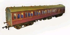 Accurascale MK1 BS Sub M43235 OO Gauge BR Lined Maroon Weathered