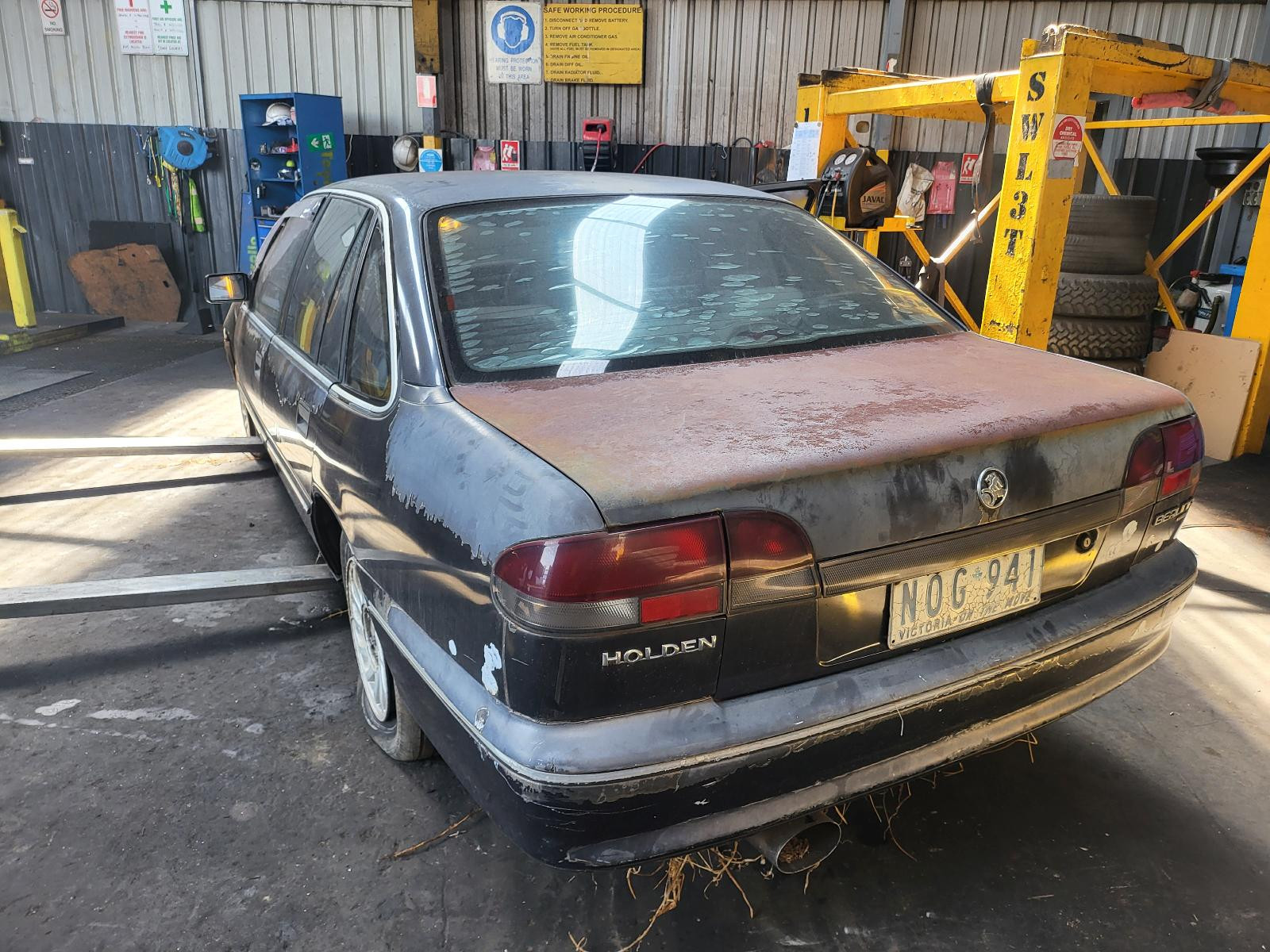 Holden Commodore Left Front Window Regulator VS 06/1993-07/1997 - thumbnail 5