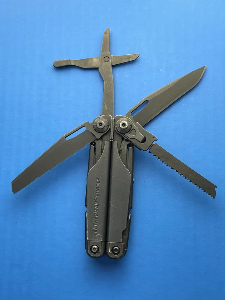 Leatherman Surge 21-in-1 Heavy-Duty Pocket Stainless Multitool Black Oxide - Image 2 of 4