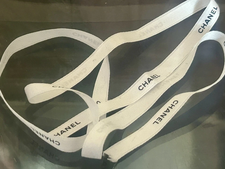 White 1 metre X 1cm PIECE AUTHENTIC Classic CHANEL RIBBON wrap choker BOWS New - Image 4 of 4