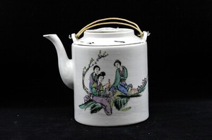 Antique Chinese Republic Period Porcelain Teapot, 6.5 inches tall - 🐘