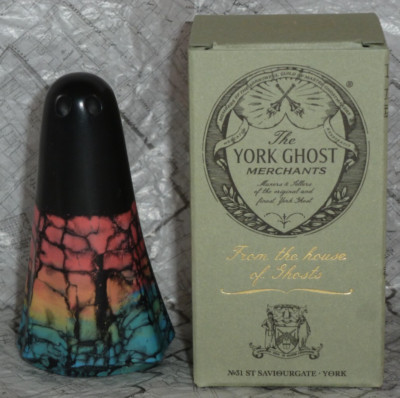 The York Ghost Merchants - gestempelt von Ms Cowings Shop poliert Gildenzimmer Geist