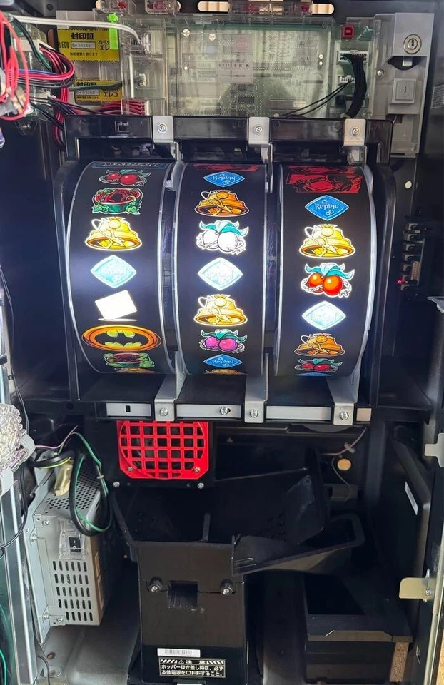 BATMAN BL Japanese Slot Machine Pachi-Slot Pachislo Pachinko From JAPAN Used - Image 3 of 4