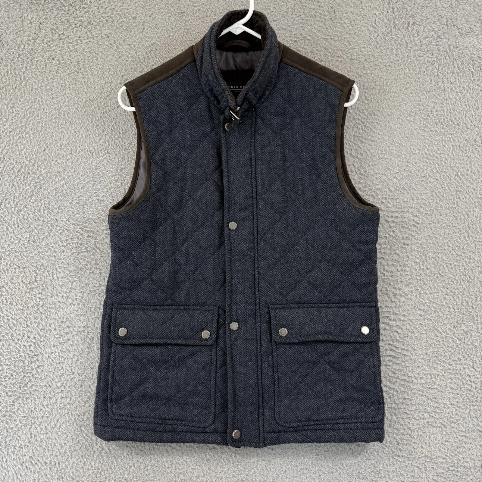 Pronto Uomo Vest Mens Small Blue Quilted Full Zip Buttons Pockets Preppy Outdoor