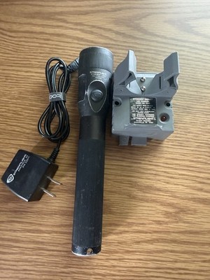 Streamlight Stinger LED Flashlight Working With Battery