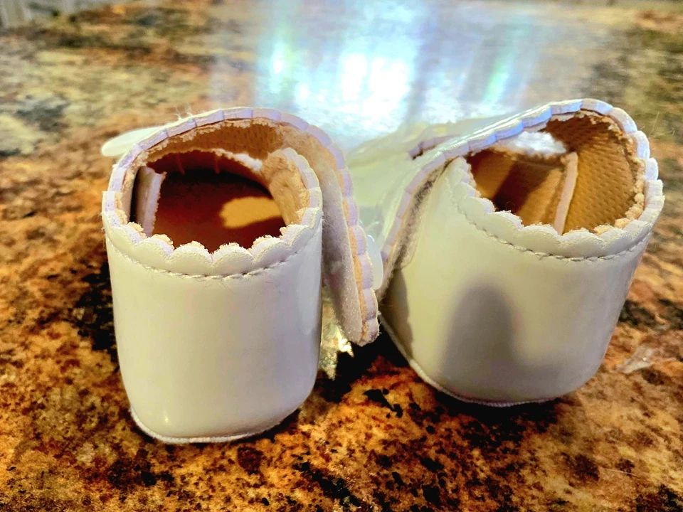 Zapatos de cuna blancos recién nacidos bebé niña. Niñas. NUEVO CON ETIQUETAS 0-6 meses Foto 4 de 4