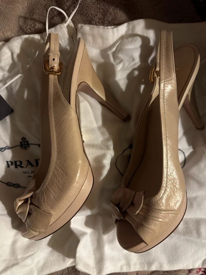 Sandalias PRADA Mujer Beige Cuero Punta abierta Tacón Alto Cordones Talla 39,5 EUR Foto 2 de 4