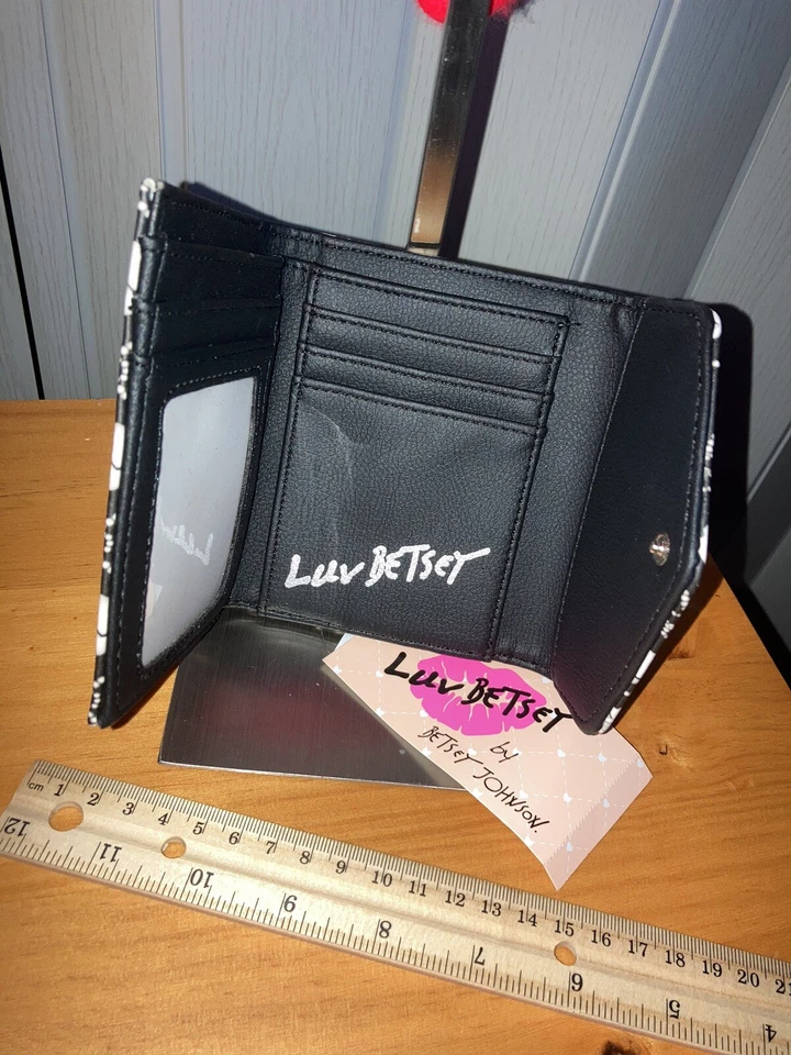 Cartera Betsey Johnson Negra Imitación Cuero Blanco Estampado Calavera Nueva con Etiquetas Foto 3 de 4