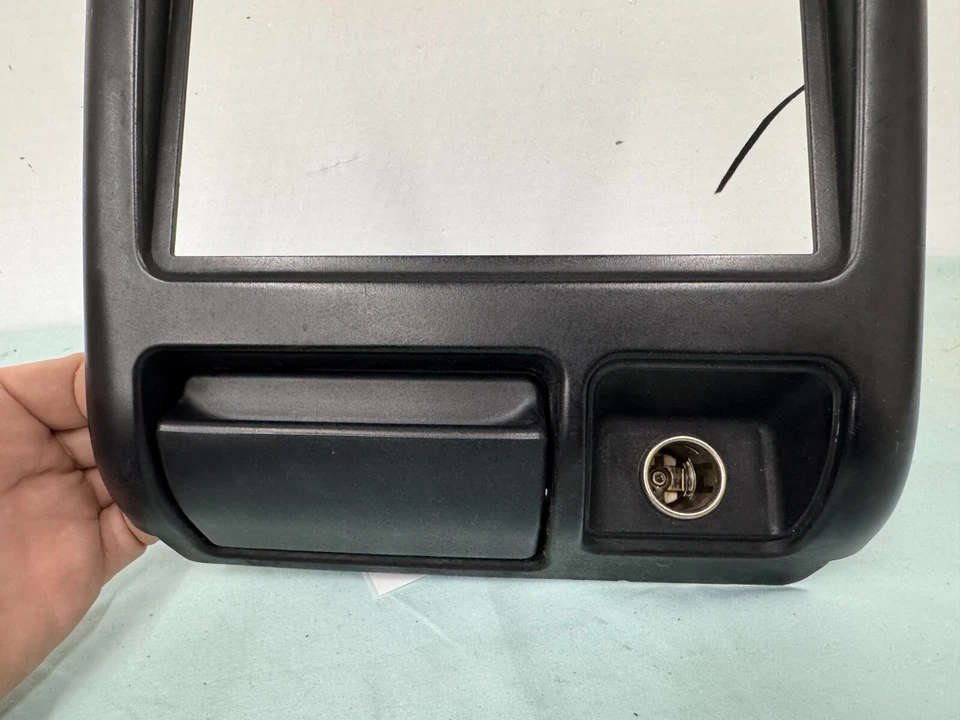 Isuzu Rodeo Radio Borde Bisel 1998-2002 con Bandeja de Cenizas y Encendedor de Cigarrillos Foto 3 de 4