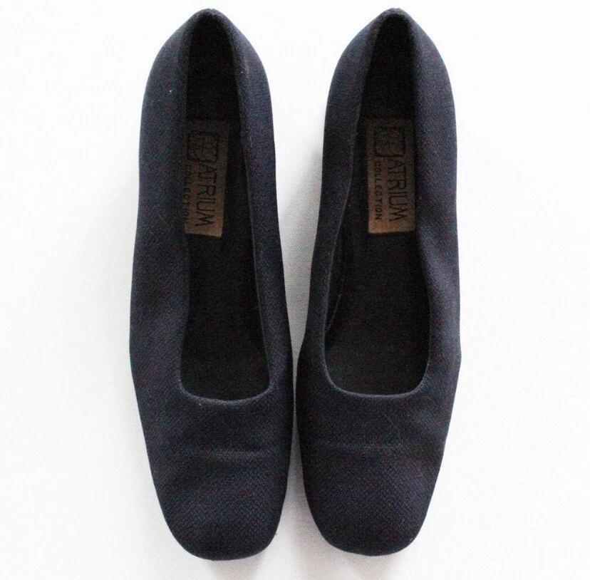 Коллекция Atrium | Винтажные темно-синие туфли на каблуке с закрытым круглым носком 80-х | размер 10 М - Изображение 3 из 4