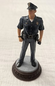 Vanmark Blue Hats Of Bravery Ready Numbered Police Officer Cop Figurine #2/0091