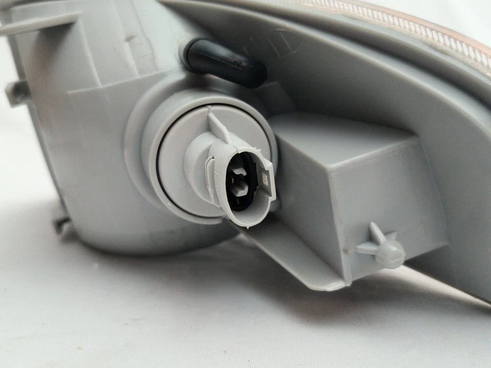 Se adapta a Mazda 626 luz de esquina 2000-2002 lado del pasajero lente ámbar transparente MA2531112 Foto 4 de 4