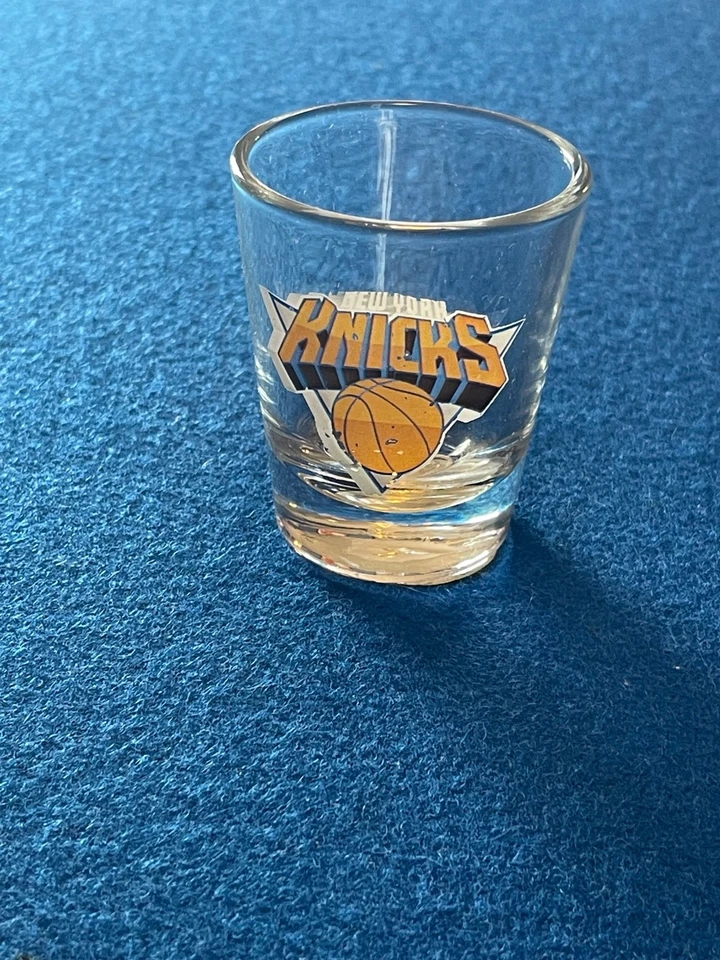 Vidrio de tiro transparente de baloncesto de los New York Knicks de la NBA Foto 2 de 2