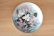 “Jewels of the Flowers" COMPLETE SET OF 8 Porcelain Decorative Plates 