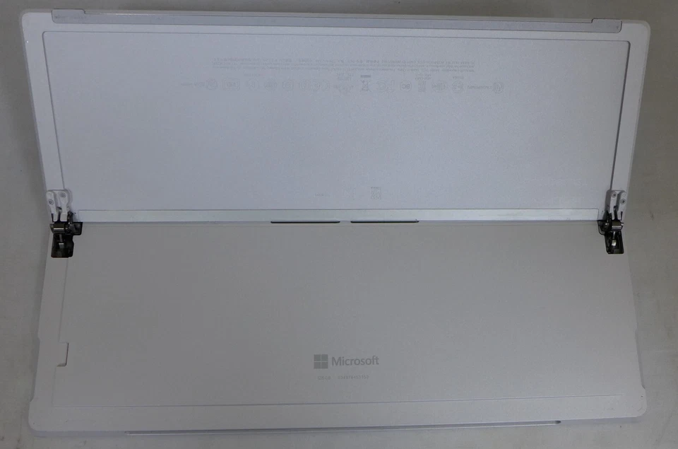 Microsoft Surface pro 3, 13", Silver, i5, 4GB,128GB- Broken screen,Touch problem - Image 4 of 4