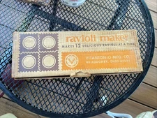 Vintage Vitantonio No.512 Ravioli Maker Willoughby Ohio + Box & Instructions NOS