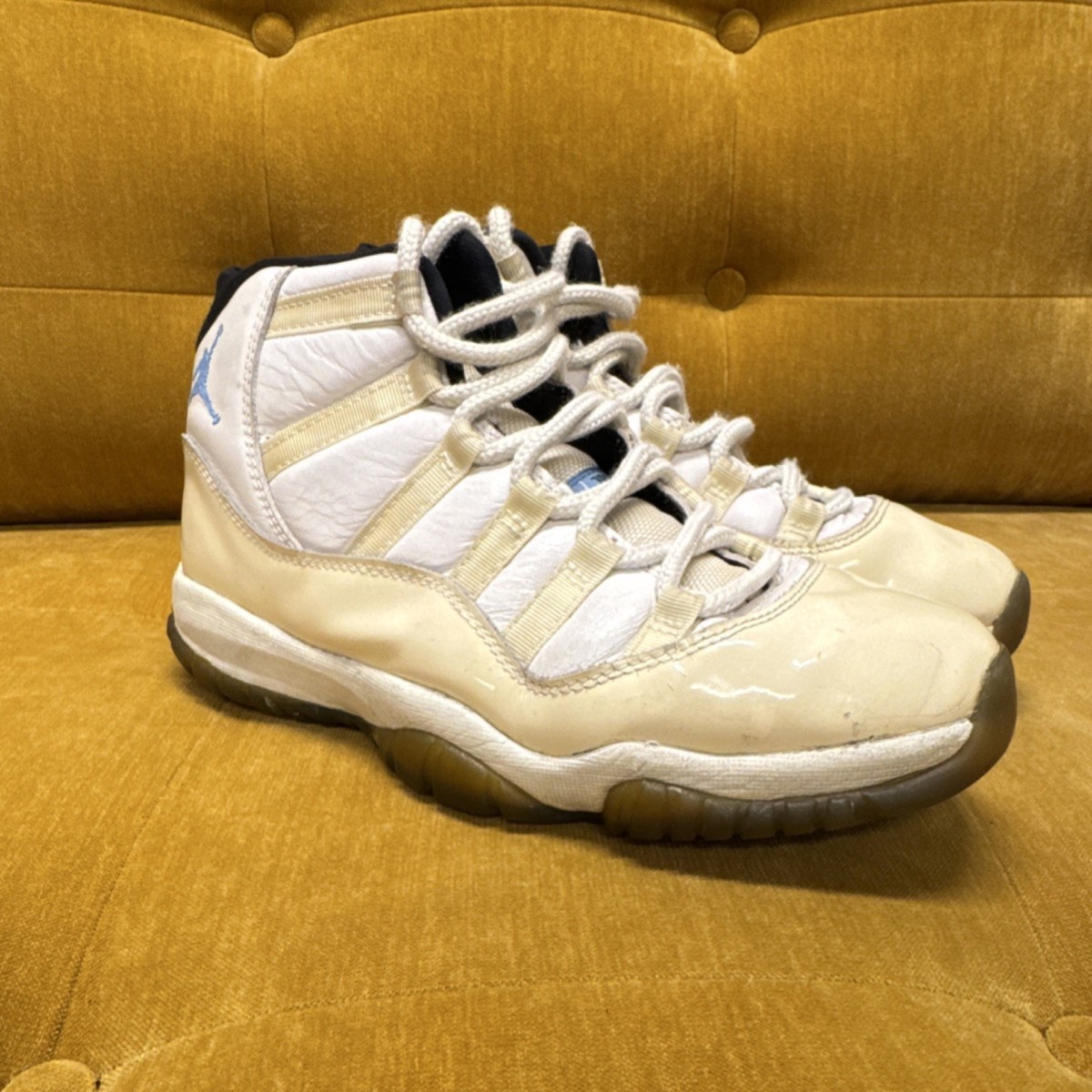 Jordan White Athletic High-Top SneakersSize  10.5 Amazon.com | Jordan Boy main image 4