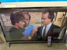 PHILIPS FUNAI ROKU TELEVISION IN BOX MODEL 32PFL6452/F7 D WITH REMOTE