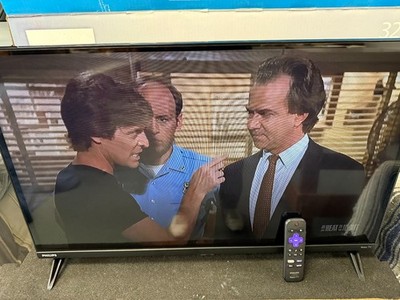 PHILIPS FUNAI ROKU TELEVISION IN BOX MODEL 32PFL6452/F7 D WITH REMOTE