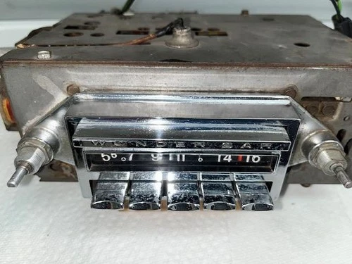 Genuine 1961 1962 Corvette Wonder Bar Radio