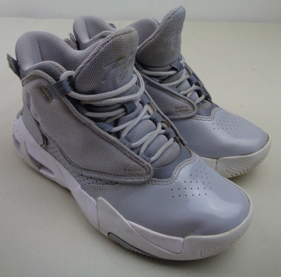 Nike Air Jordan Flight High Top Basketballschuhe grau DQ8404-005 UK-Größe 4