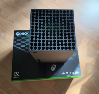 Microsoft Xbox Series X 1TB mit Controller
