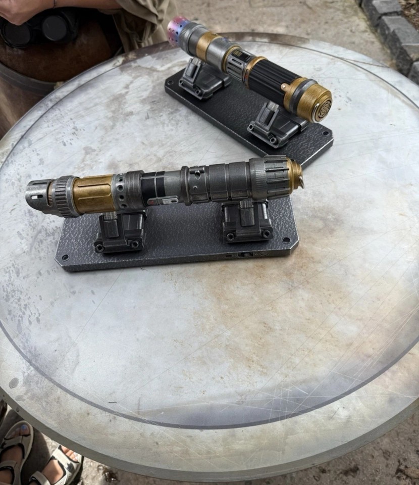 Reclaimed & Reforged Lightsaber Savi’s Workshop Disney's (LE) In Hand ...