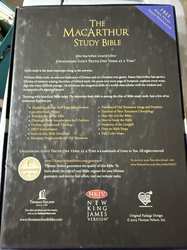 The MacArthur Study Bible, NKJV, In Box, Signature Series, Leathersoft raven - Picture 2 of 6