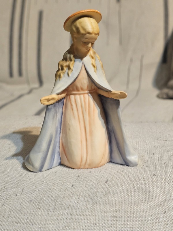 Vtg 5"M.J. Hummel Goebel Virgin Mary Nativity 214 A Porcelain W Germany Figurine