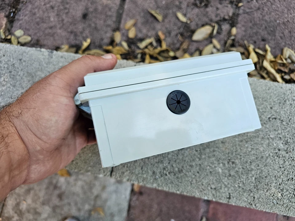 Empty Replacement Box For DKS Doorking 2332-080 Dual-channel Wiireless Repeater - Image 4 of 4